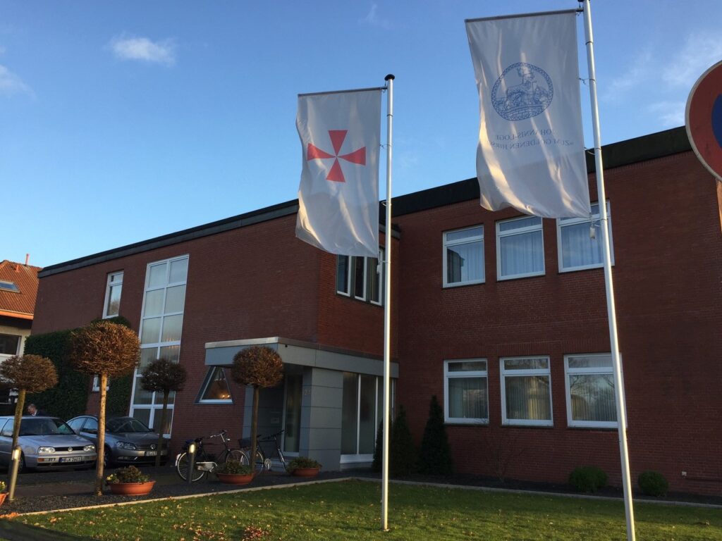 Aussenfassade Flaggen